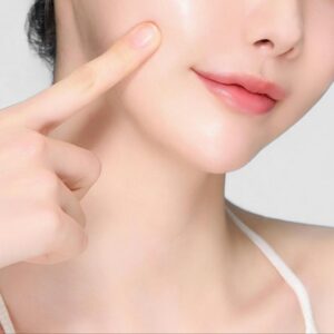 Beautiful,Young,Asian,Woman,With,Smooth,Glowing,Skin,,Makeup,,Glossy