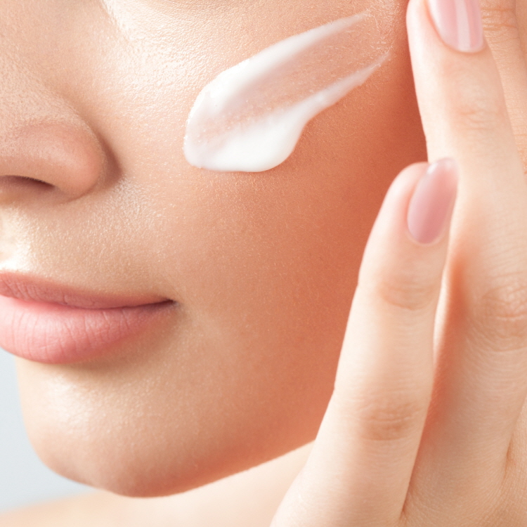 홍대 마인드피부과 리프팅 시술은 한 번의 자극으로 끝나는 과정이 아니라 피부가 스스로 회복하고 재생하는 시간을 함께 고려해야 합니다.